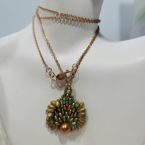 Hand Beaded Jewelry earring/Necklace Set - Picture 3 of 8